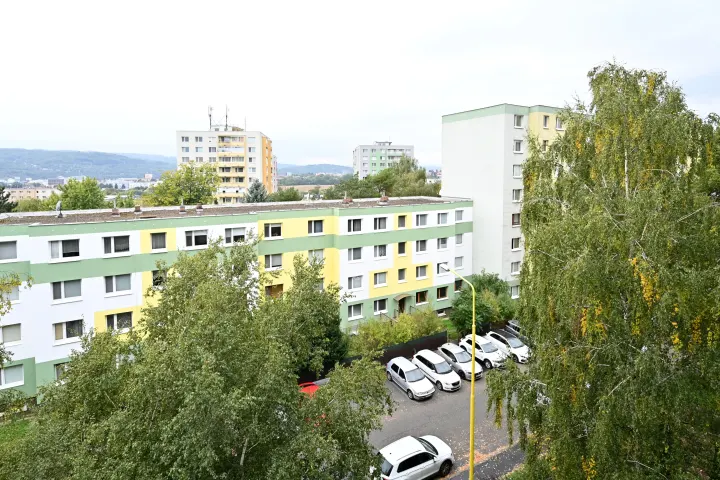Priestranný 4-izbový byt na Dargovskej ulici