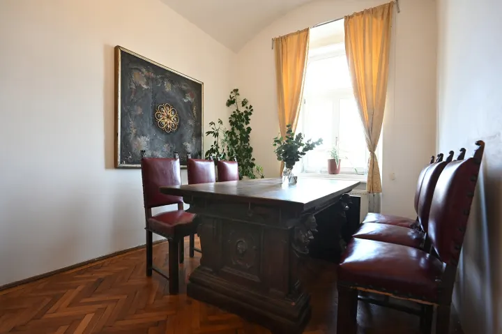 Výnimočný veľkometrážny byt priamo na Hlavnej ulici v Prešov